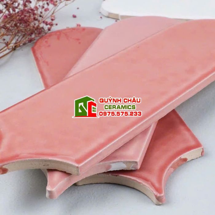 Gạch thẻ lông vũ màu hồng nhạt gợn sóng