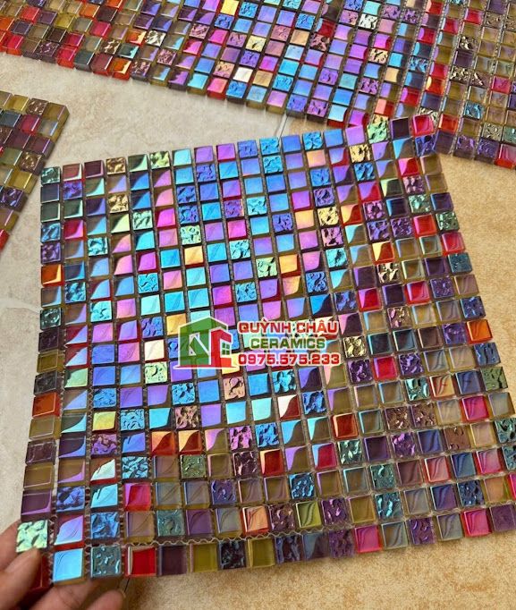 Gạch mosaic nhiều màu thuỷ tinh cao cấp