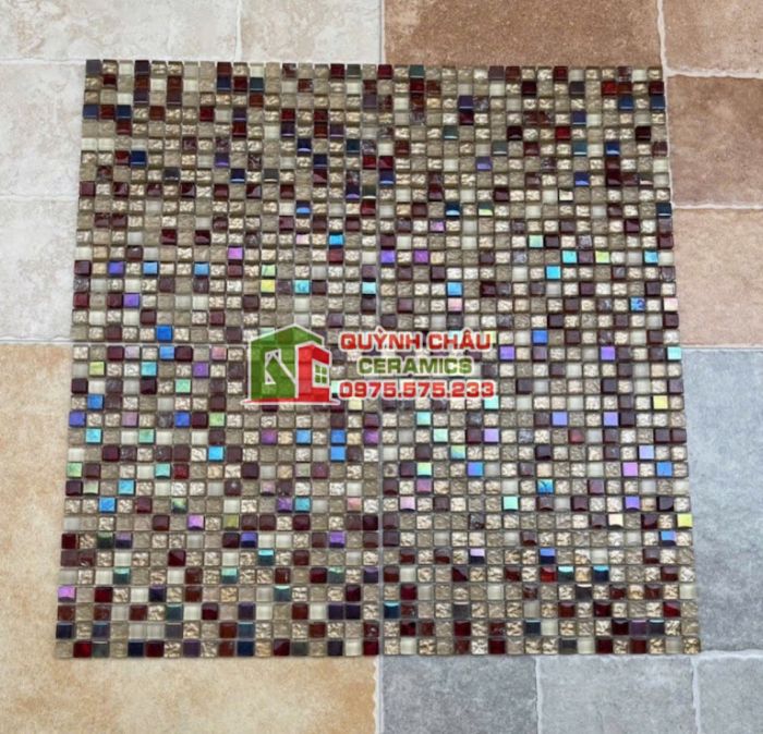Gạch mosaic thuỷ tinh màu hỗn hợp
