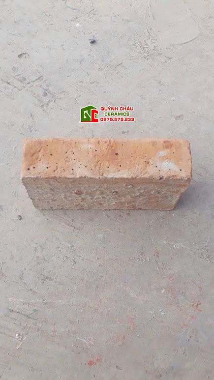 Gạch bê tông giả cổ màu vàng cam 18x9cm