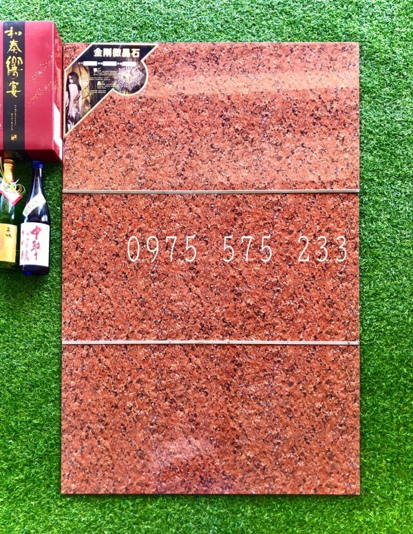 Gạch ốp tường 40x80 vân đá hoa cương bóng kiếng trung quốc