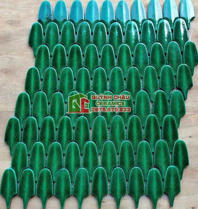 Gạch mosaic lông vũ màu xanh đơn sắc 