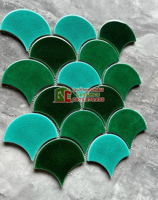 Gạch mosaic vảy cá mix nhiều màu xanh gốm men rạn
