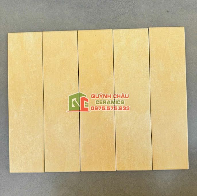 Gạch thẻ 75x300 mờ màu vàng hiệu ứng