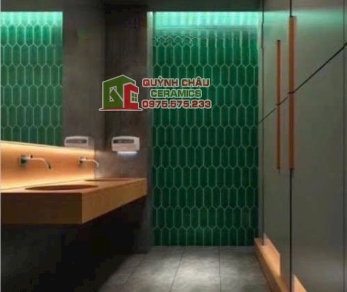 Gạch thẻ mũi tên màu xanh lá men rạn