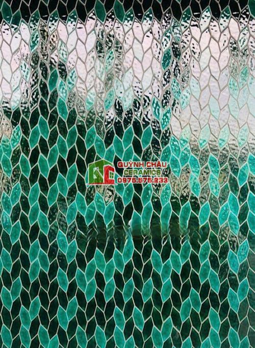 Gạch mosaic hình chiếc lá xanh mix màu hỗn hợp