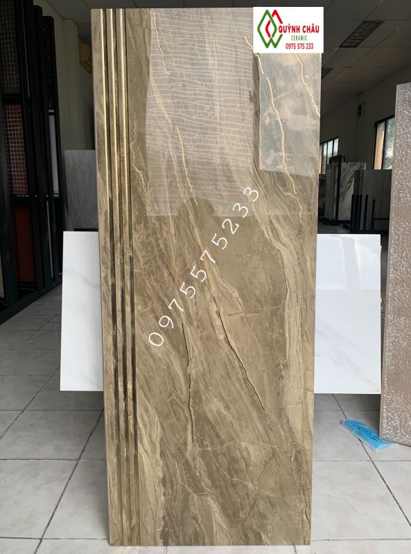 Gạch 47x120 lát cầu thang khắc kim nhũ vàng sang trọng