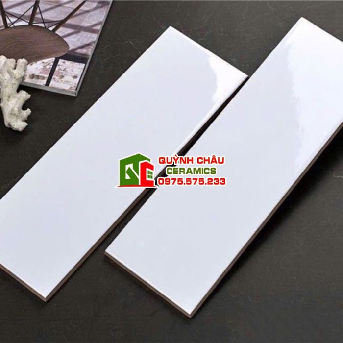 Gạch thẻ 10x30cm men trắng bóng