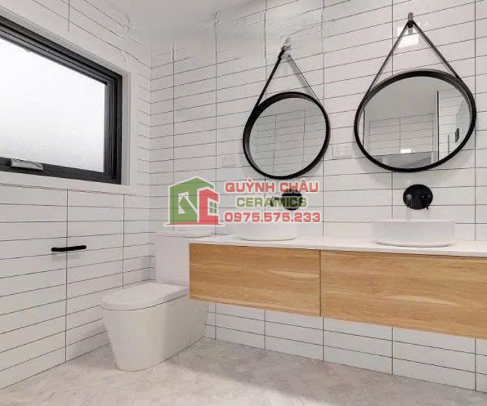 Gạch thẻ ốp tường 75x300 màu trắng bóng