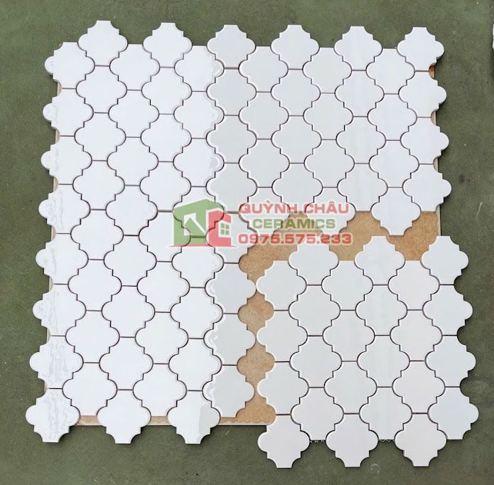 Gạch mosaic hình lồng đèn màu trắng bóng