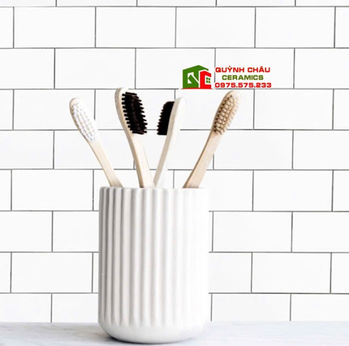Gạch thẻ trắng mờ 75x150 ốp tường