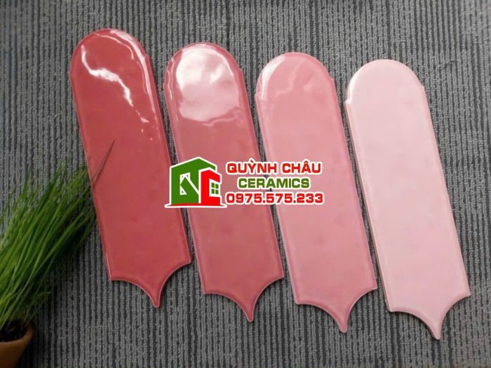 Gạch thẻ lông vũ màu hồng đậm gợn sóng
