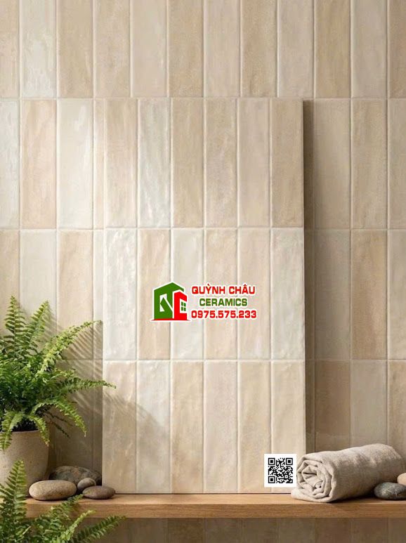 Gạch giả thẻ màu kem nhạt 30x60 men lượn sóng