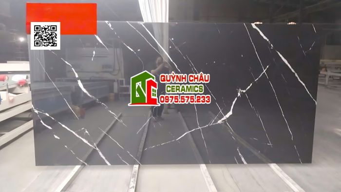 Gạch khổ lớn 160x320 siêu bóng đá đen vân trắng