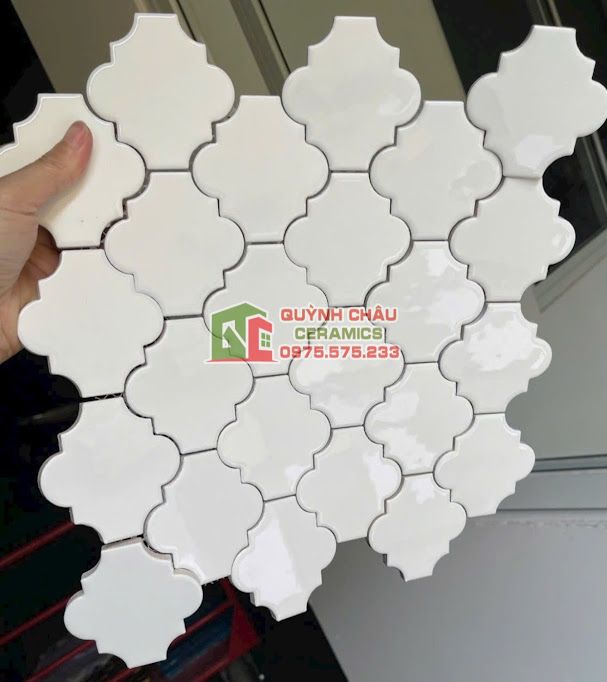 Gạch mosaic hình lồng đèn màu trắng bóng
