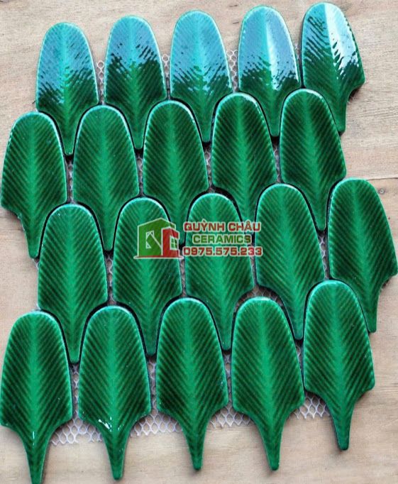 Gạch mosaic lông vũ màu xanh đơn sắc 