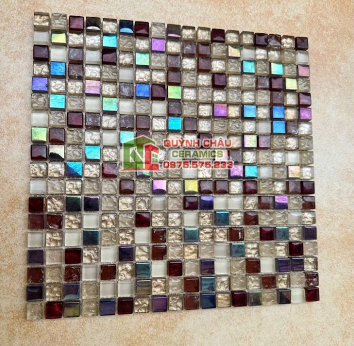 Gạch mosaic thuỷ tinh màu hỗn hợp