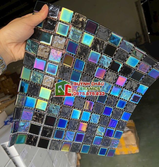 Gạch mosaic thuỷ tinh mix trộn màu sang trọng
