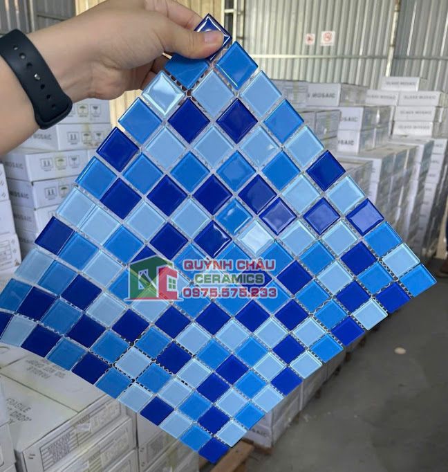 Gạch mosaic thuỷ tinh nhiều màu xanh