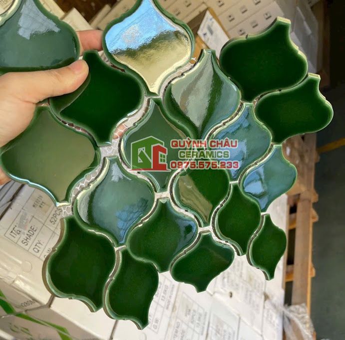 Gạch mosaic trang trí hình lồng đèn màu xanh lá