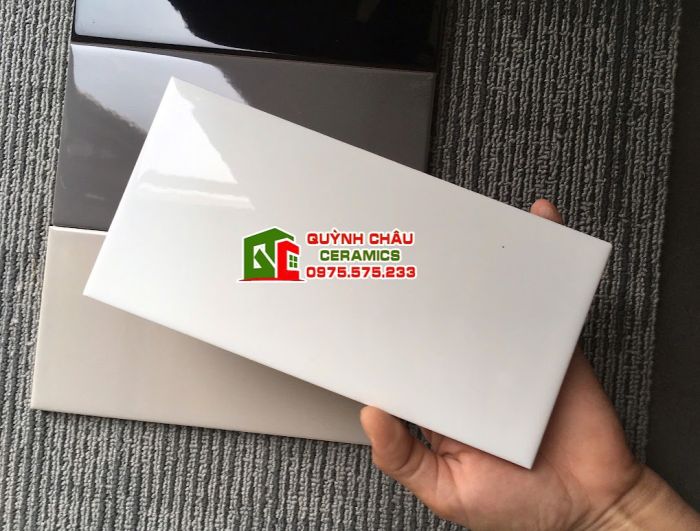 Gạch thẻ 10x20cm trắng bóng phẳng
