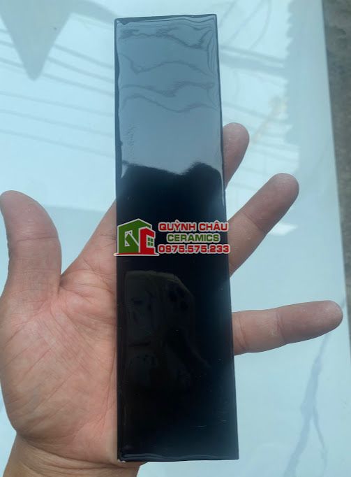 Gạch thẻ 5x20 đen bóng gợn sóng