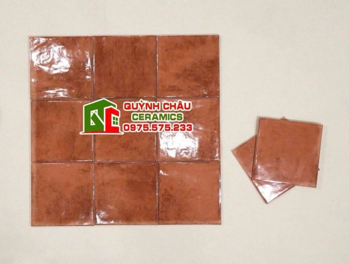Gạch thẻ vuông 15x15 bóng màu nâu đỏ giả cổ