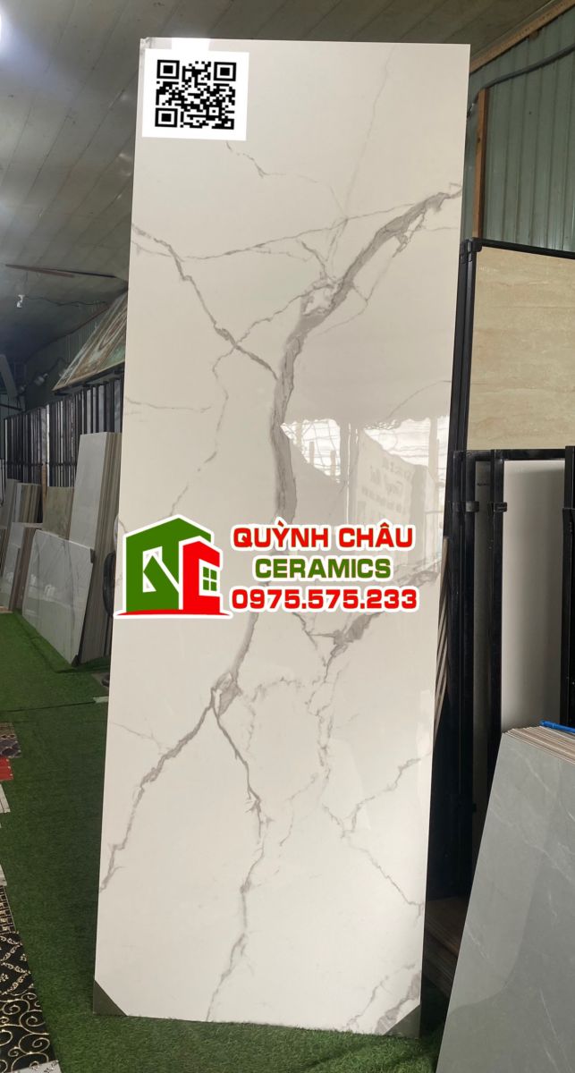 Mẫu gạch nhập khẩu 80x240 trắng vân mây