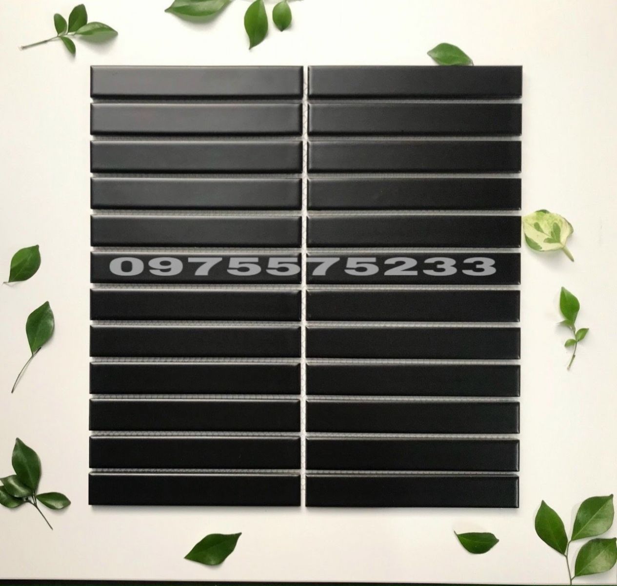 Gạch ốp tường mosaic đũa que đen mờ