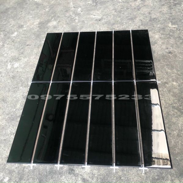 Gạch thẻ đen bóng trơn 75x300 giá rẻ