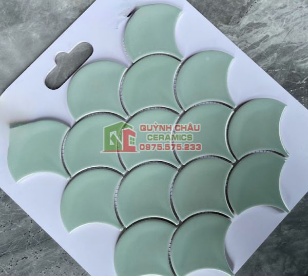Gạch mosaic gốm vảy cá màu xanh nhạt Gạch mosaic gốm vảy cá màu xanh nhạt