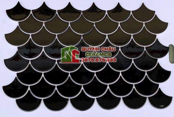 Gạch mosaic vảy cá màu đen ấn tượng Gạch mosaic vảy cá màu đen ấn tượng