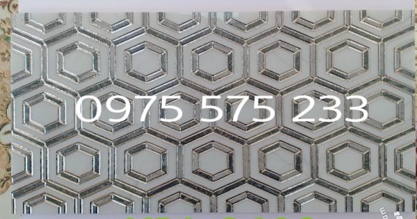 Cửa hàng bán gạch điểm trang trí 30x60 lục giác khắc kim nhũ vàng đẹp cao cấp