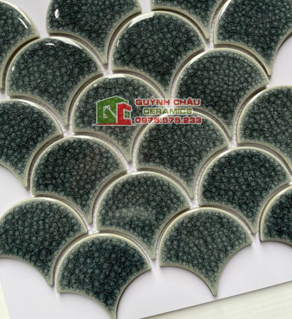 Gạch mosaic gốm vảy cá men rạn màu xanh rêu Gạch mosaic gốm vảy cá men rạn màu xanh rêu