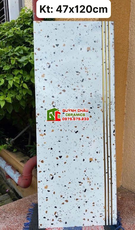 Gạch cầu thang 47x120 đá mài terrazzo nhũ vàng Gạch cầu thang 47x120 đá mài terrazzo nhũ vàng