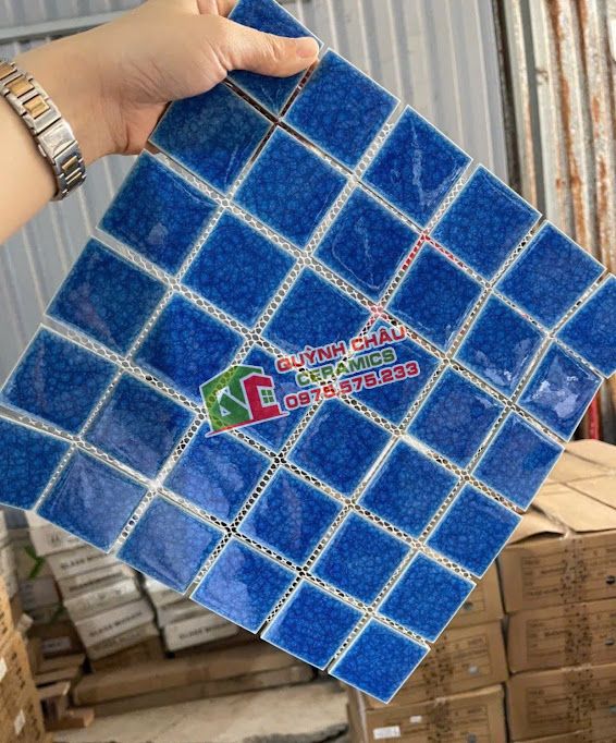 Gạch mosaic bể hồ bơi xanh biển men rạn Gạch mosaic bể hồ bơi xanh biển men rạn