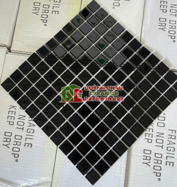 Gạch mosaic đen bóng thuỷ tinh Gạch mosaic đen bóng thuỷ tinh