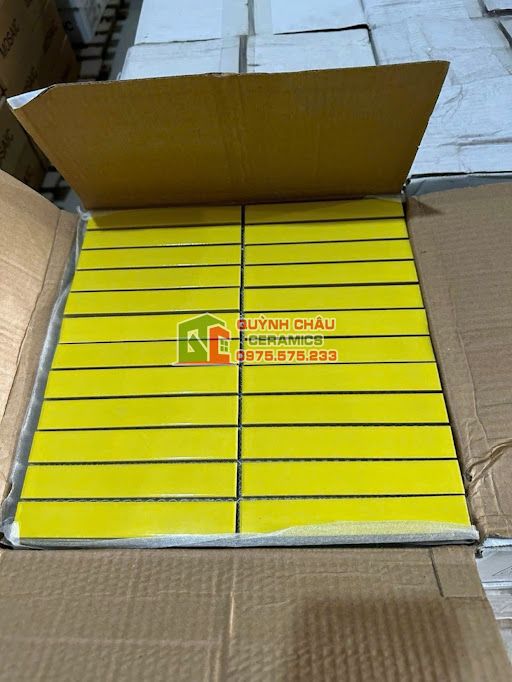 Gạch mosaic thanh que đũa màu vàng đơn sắc Gạch mosaic thanh que đũa màu vàng đơn sắc