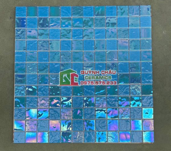 Gạch mosaic thuỷ tinh màu sắc xanh hồ bơi Gạch mosaic thuỷ tinh màu sắc xanh hồ bơi