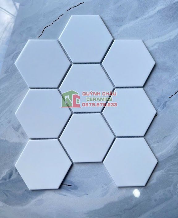 Gạch mosaic trắng mờ hình lục giác chip to Gạch mosaic trắng mờ hình lục giác chip to