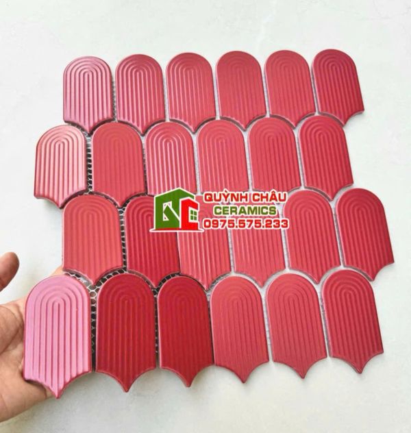 Gạch mosaic vân tay gợn màu đỏ nổi bật Gạch mosaic vân tay gợn màu đỏ nổi bật