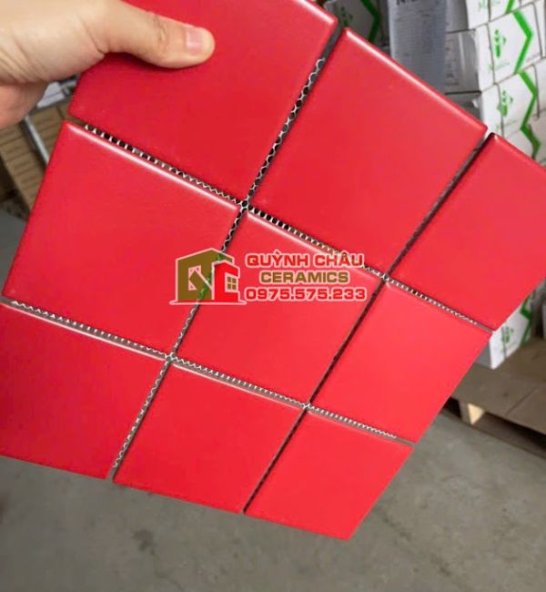 Gạch mosaic vỉ 10x10 chip thẻ màu đỏ mờ Gạch mosaic vỉ 10x10 chip thẻ màu đỏ mờ