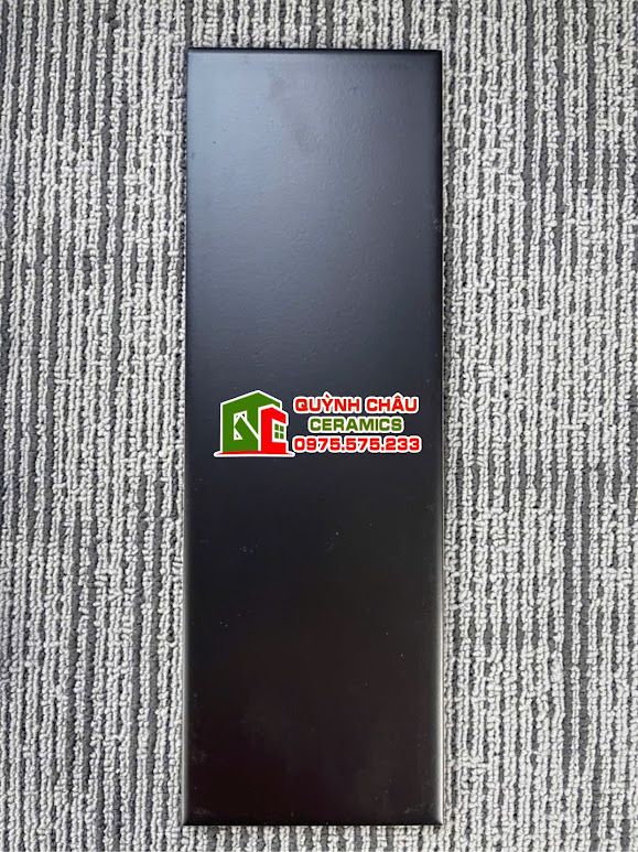 Gạch thẻ 10x30cm men màu đen mờ Gạch thẻ 10x30cm men màu đen mờ