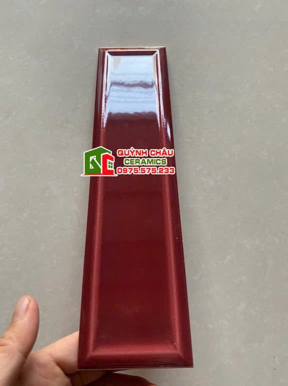 Gạch thẻ 6.8x28 bề mặt lõm đỏ bóng Gạch thẻ 6.8x28 bề mặt lõm đỏ bóng