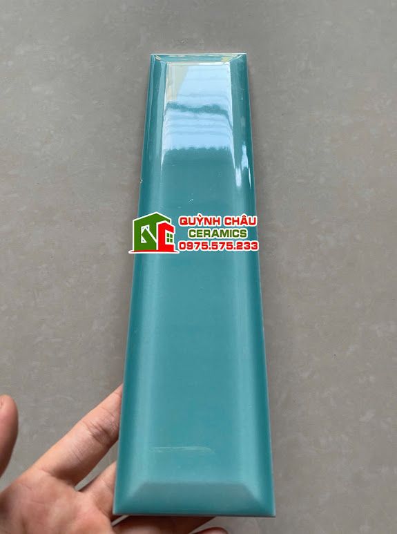 Gạch thẻ 6.8x28 xanh ngọc bóng vát cạnh Gạch thẻ 6.8x28 xanh ngọc bóng vát cạnh