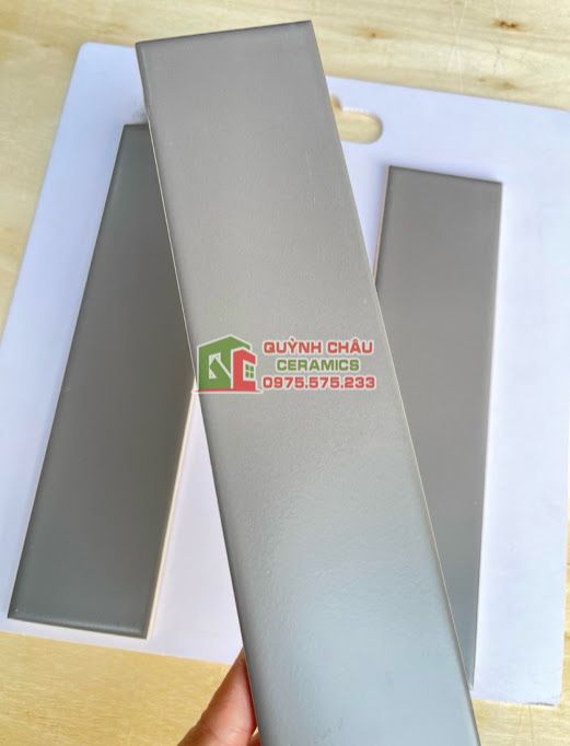 Gạch thẻ 75x300 mờ xám nhạt