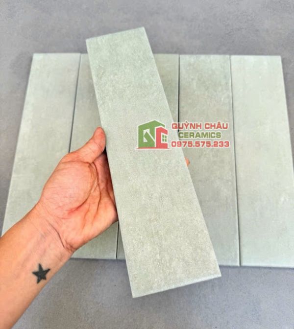 Gạch thẻ 75x300 mờ xanh hiệu ứng ấn tượng