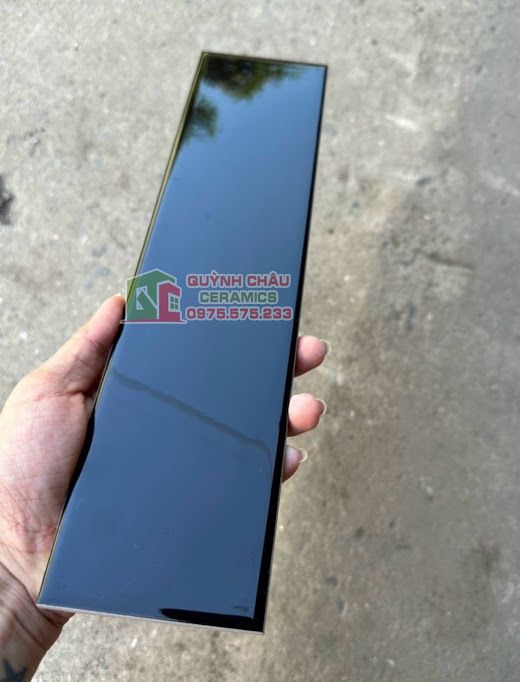 Gạch thẻ bóng 75x300 màu đen tuyền