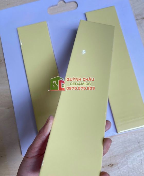 Gạch thẻ bóng 75x300 màu vàng kem