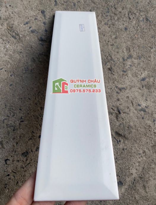 Gạch thẻ bóng 75x300 trắng vát cạnh